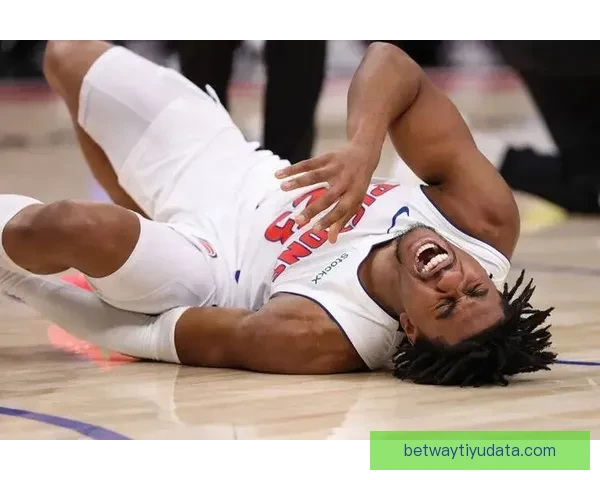 队记曝艾维曾赛后奇问记者私生活 被裁离队公牛无人惋惜更衣室冷漠