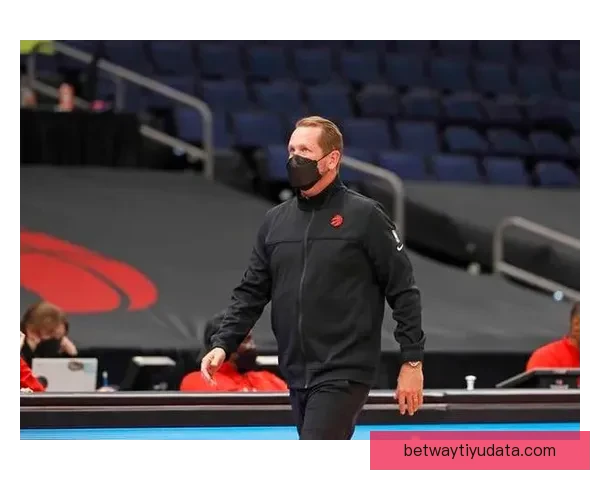 纳斯：战胜黄蜂是关键胜利 防守与心理素质为取胜关键